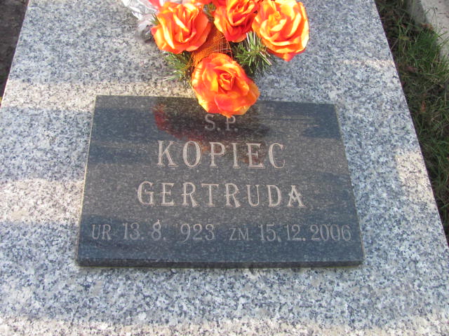 Gertruda Kopiec 1923 Świętochłowice (Chropaczów) - Grobonet - Wyszukiwarka osób pochowanych