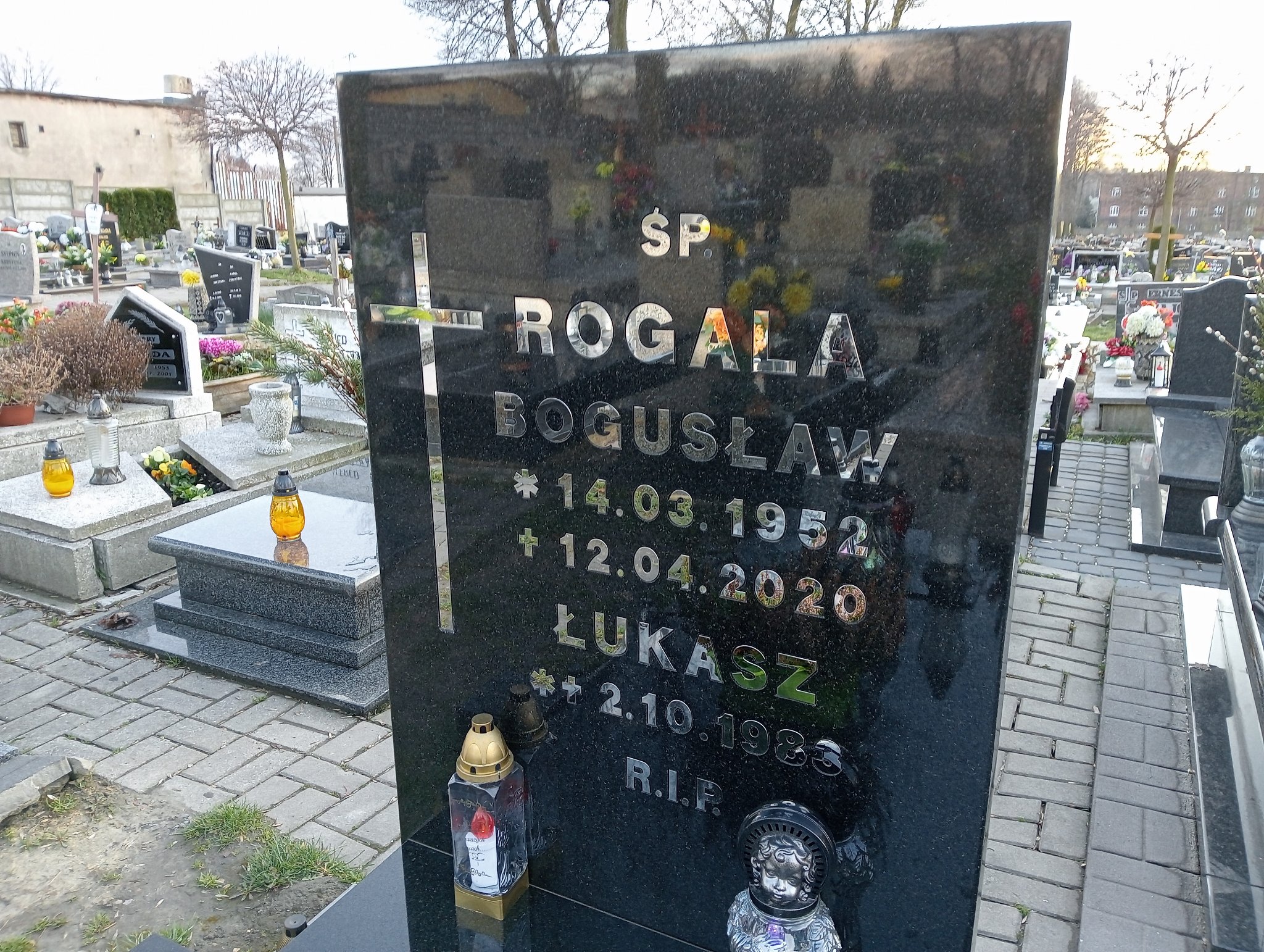 Łukasz Rogala 1983 Świętochłowice (Chropaczów) - Grobonet - Wyszukiwarka osób pochowanych